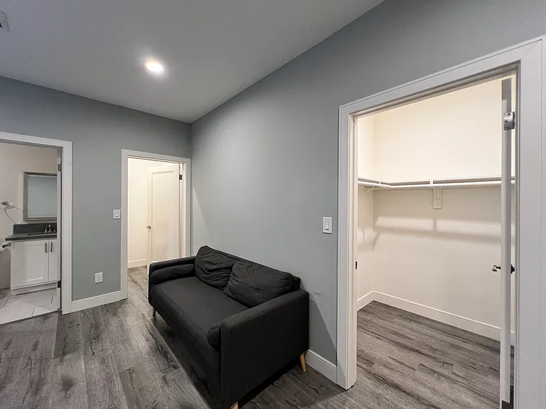 1340 W 37th St #1342 — Photo 2