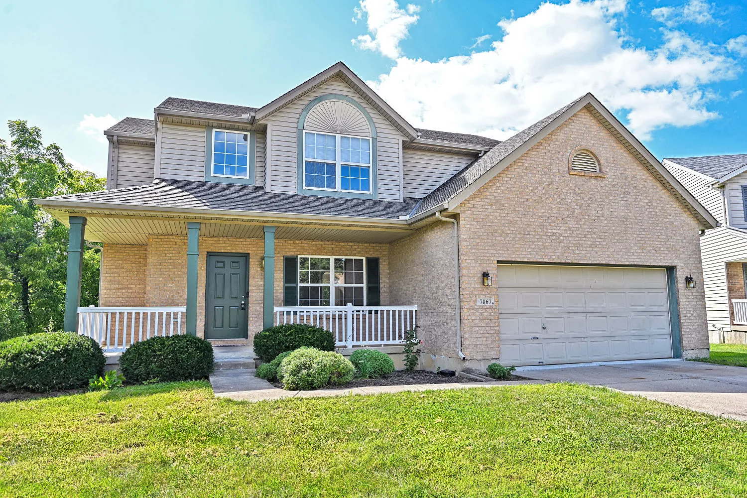 4 bed, 2.5 bath, 3000 sqft, $3,200 — Photo 1