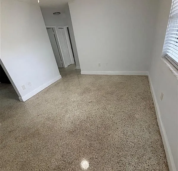 1380 SW 2nd St #5 — Photo 6
