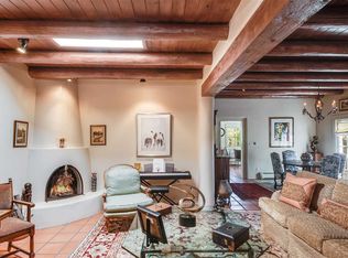 130 Chamiso Ln, Santa Fe, NM 87505