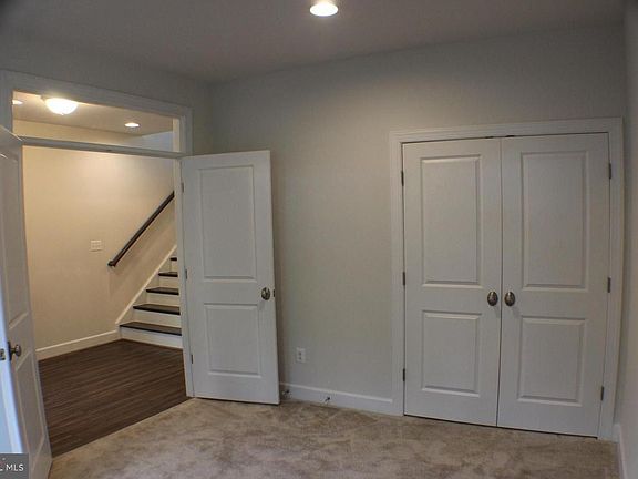 4th image of 20688 Glenmont Ter
