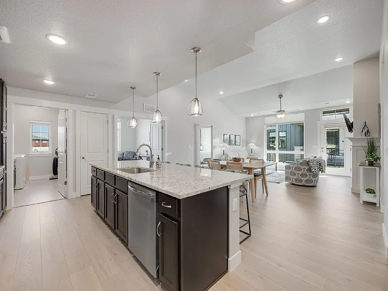 856 Birdwhistle Ln #6 — Photo 2