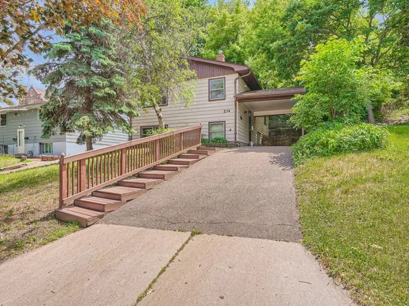234 Robie St W, Saint Paul, MN 55107