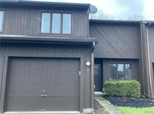 3 Jarvis Dr, Manlius, NY 13104