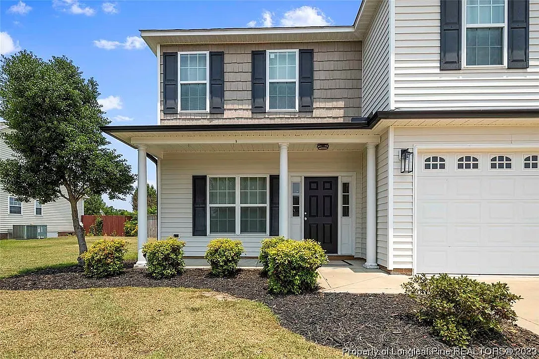 4 bed, 2.5 bath, 2792 sqft, $2,600 — Photo 3