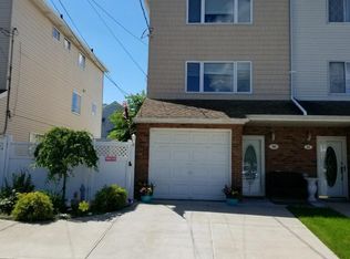 48 Forest St, Staten Island, NY 10314