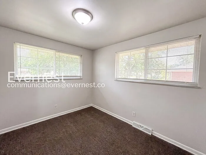 6102 Saint Paul Pl — Photo 13