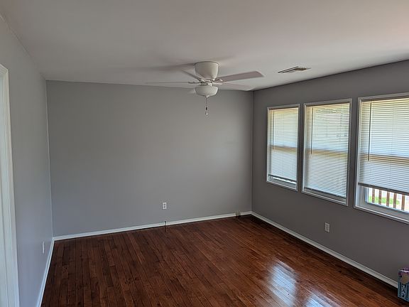 4th image of 4700 Meadow Ln