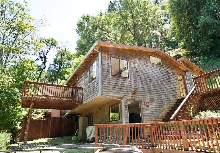 51 Aztec Ave — Photo 1