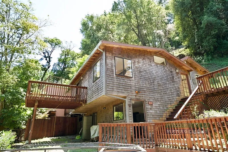 51 Aztec Ave