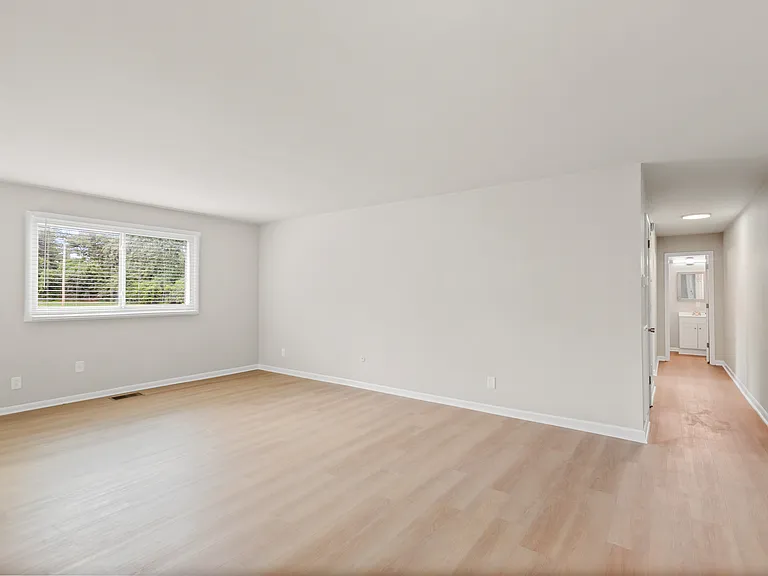 613 Hillsboro Rd #C12 — Photo 6