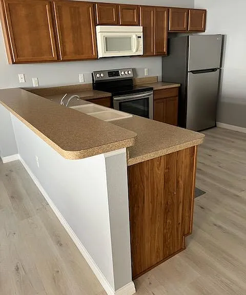 2569 Carrington Ct — Photo 2