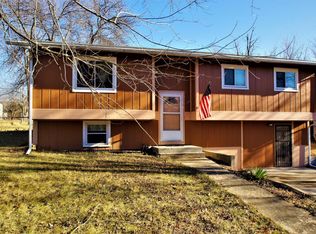 5362 N Rocky Fork Dr, Columbia, MO 65202