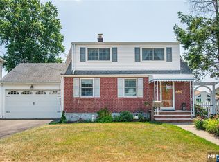 36 Weller Ter, Saddle Brook, NJ 07663