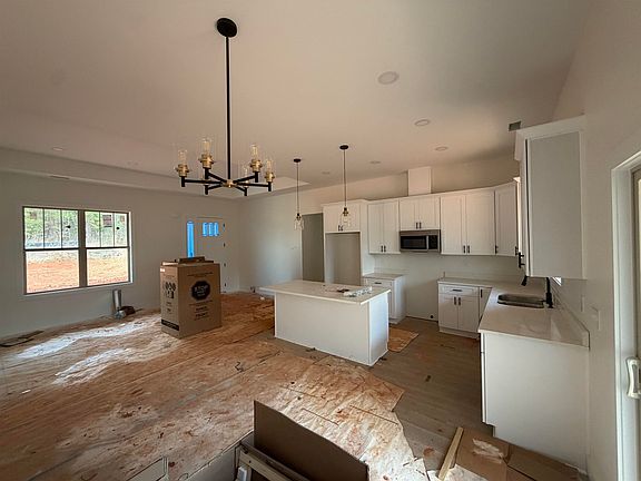 5th image of 179 Susans Rd