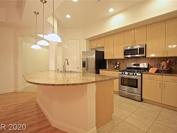 4th image of 44 E Serene Ave Unit 402