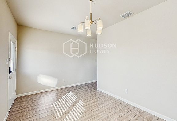 5th image of 2404 Rocky Mountain Dr