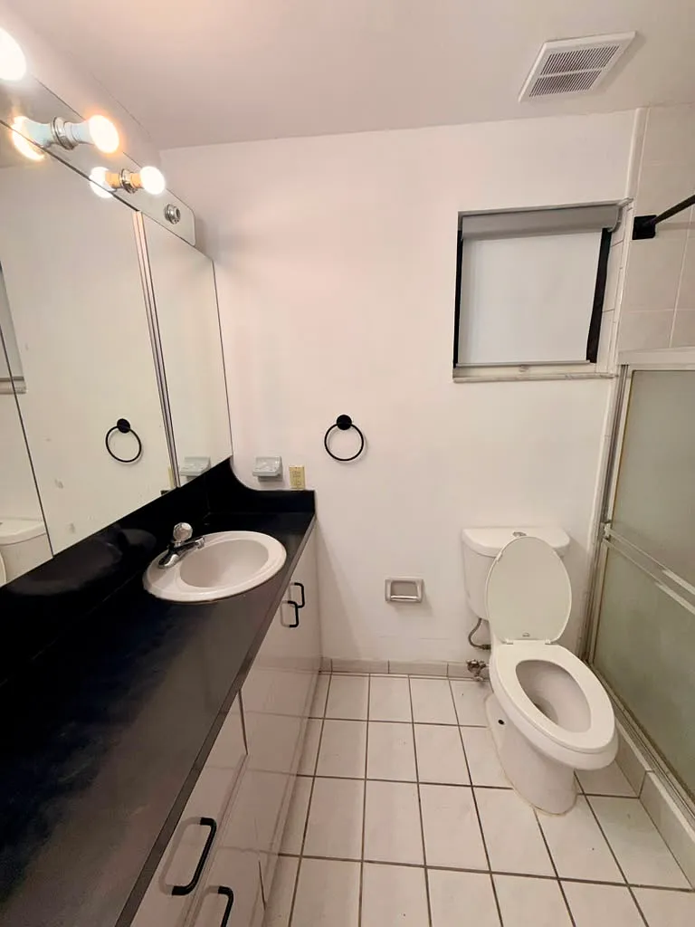2 bed, 950 sqft, $2,300 — Photo 4