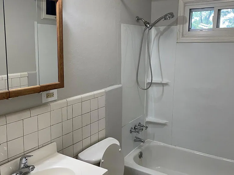 2253 Memorial Ave SW — Photo 10