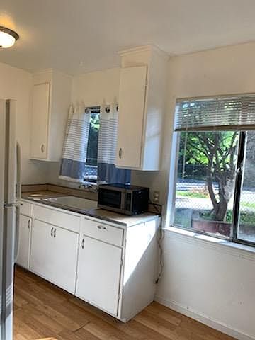 1st image of 556 El Camino Real