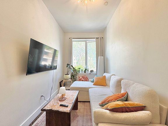 3rd image of 194 Scholes St #3F