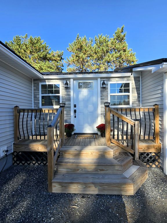 342 E Presque Isle Rd - Property Image