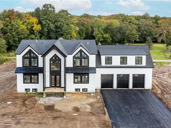 1495 Pippin Orchard Rd, Cranston, RI 02921