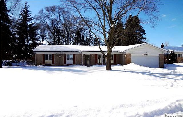 1st image of 10257 Carriage Dr