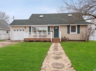 38 Walbridge Ave, Babylon, NY 11702