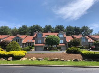 5 Shadowbrook Ln APT E, Smithfield, RI 02917
