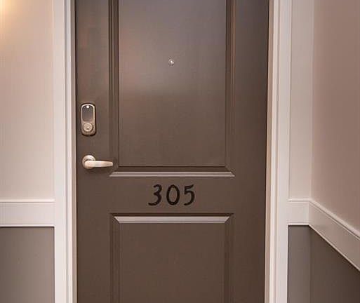 2nd image of 3032 Linden St #305