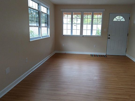 3rd image of 621 Gillespie Ave