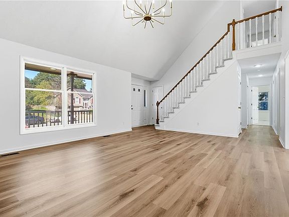 3rd image of 205 N Highland Dr