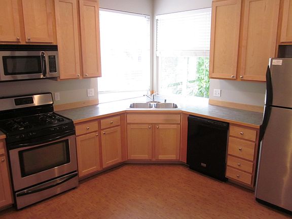3rd image of 523 225th Pl NE #35