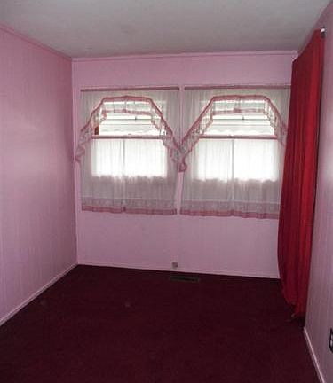 4th image of 2512 E 42nd St