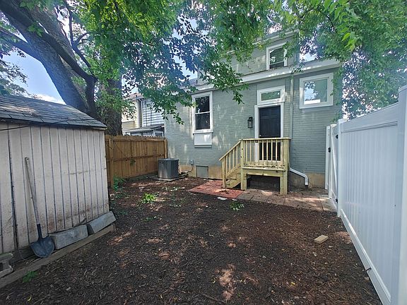 4th image of 3001 Grayland Ave