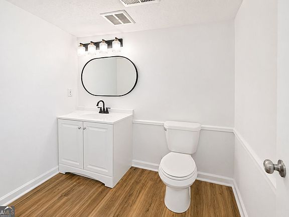 4th image of 1012 Sexton Dr APT 5