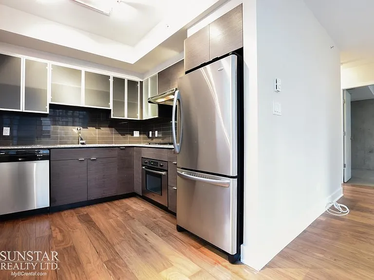 988 Richards St #706 — Photo 4