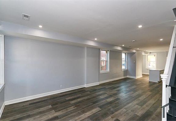 3rd image of 3523 Cliftmont Ave