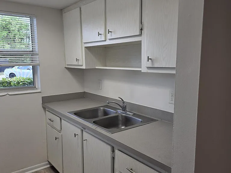 640 SE 2nd Ave #111 — Photo 4