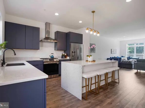 3509 Sutton Heights Cir, Fairfax, VA 22031