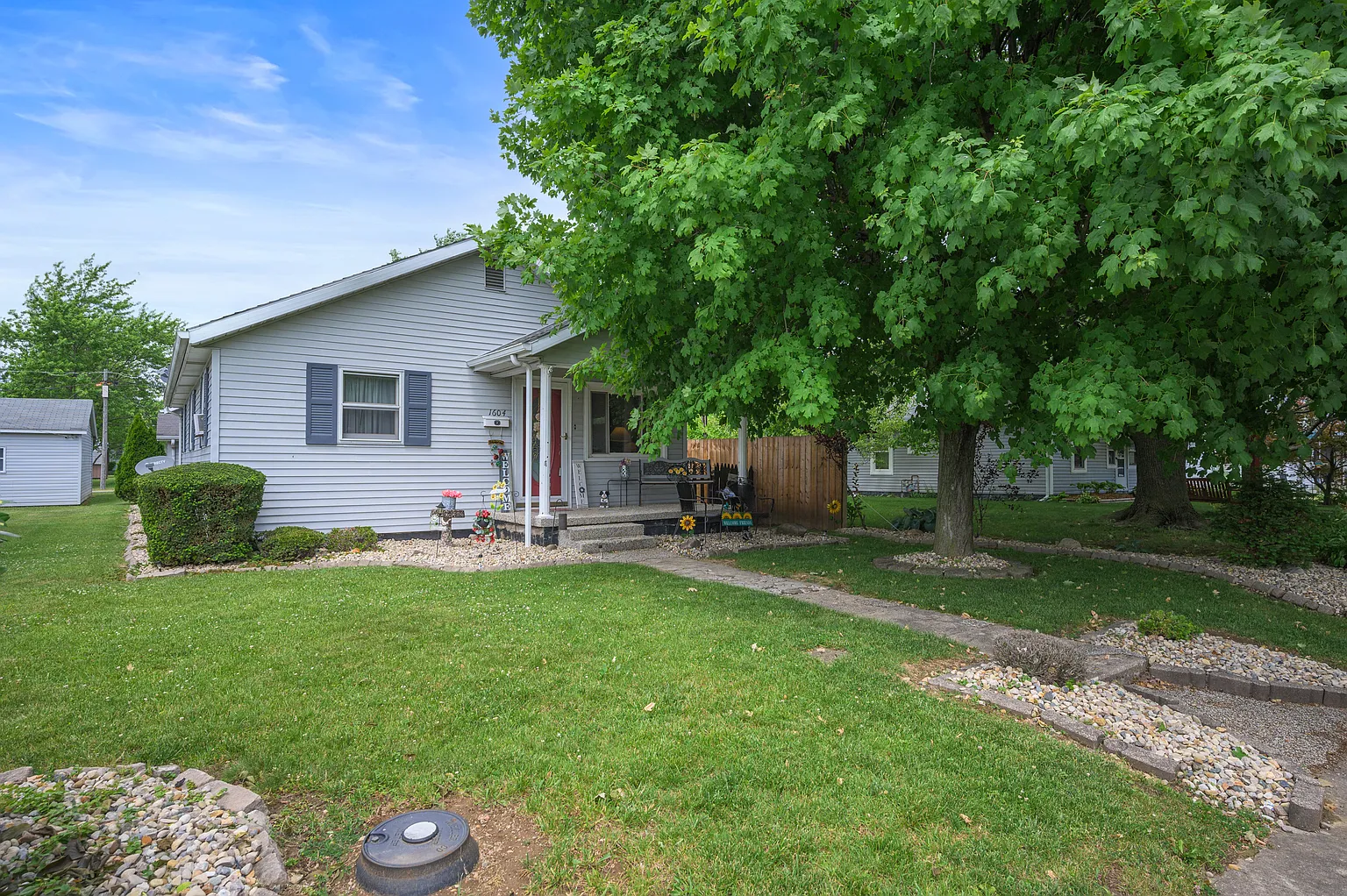 1604 R Ave photo 1