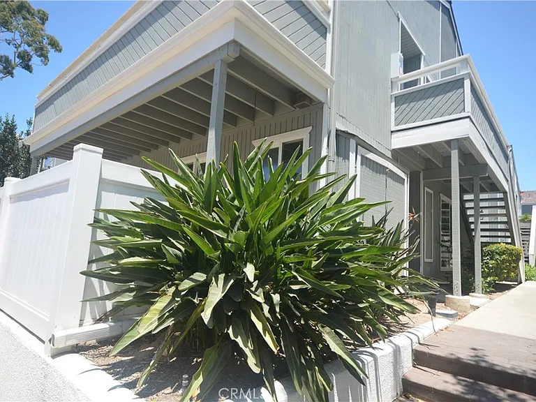 10 Seaside Cir #C129 — Photo 1