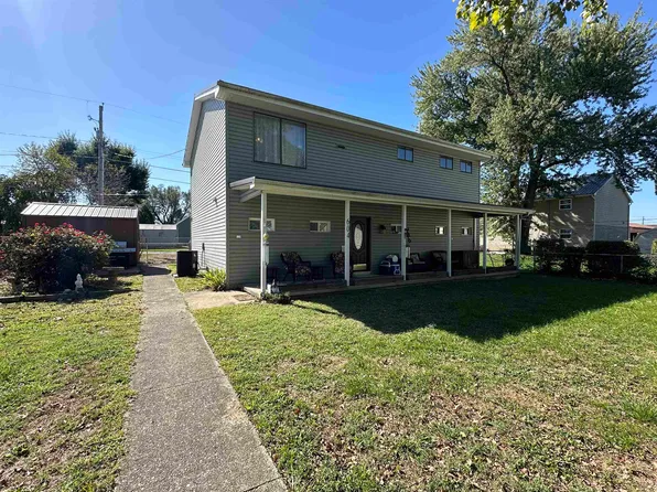 604 3rd St E, South Point, OH 45680