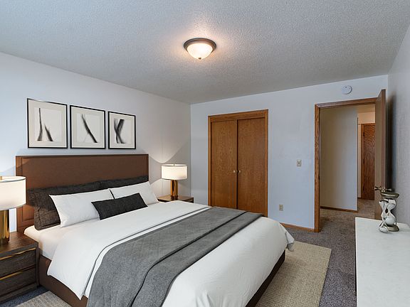 Fargo, ND Schrock Apartments | Bedroom