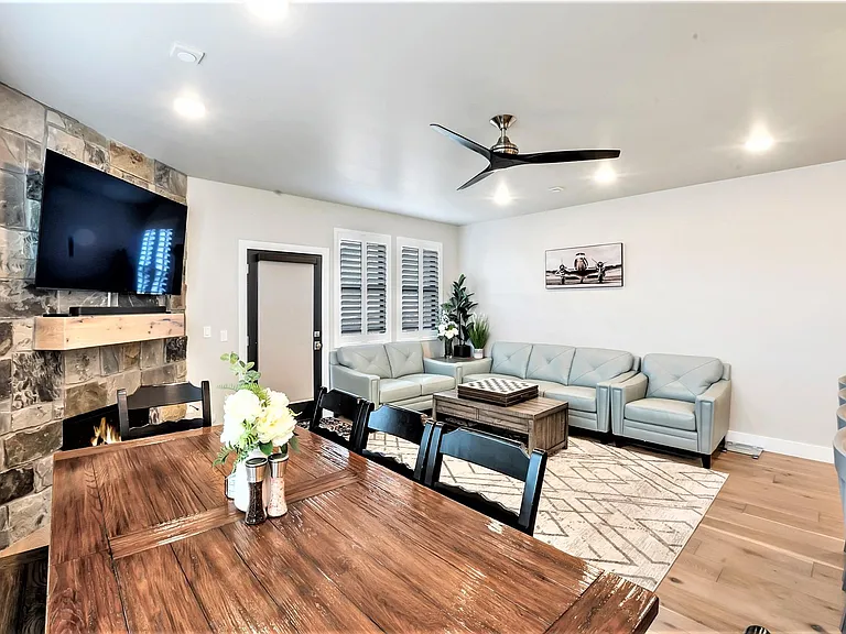 1145 E Helling Cir #103 — Photo 5
