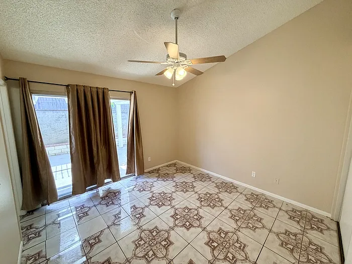 2036 Orchard Dr — Photo 15