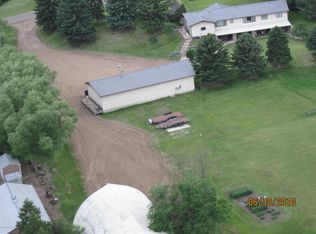 623 Palm Beach Rd, Dickinson, ND 58601