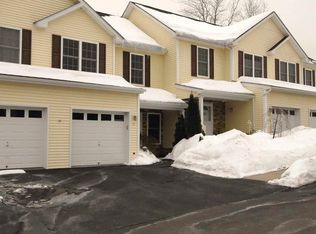 17 Aveonis Ct, Fishkill, NY 12524