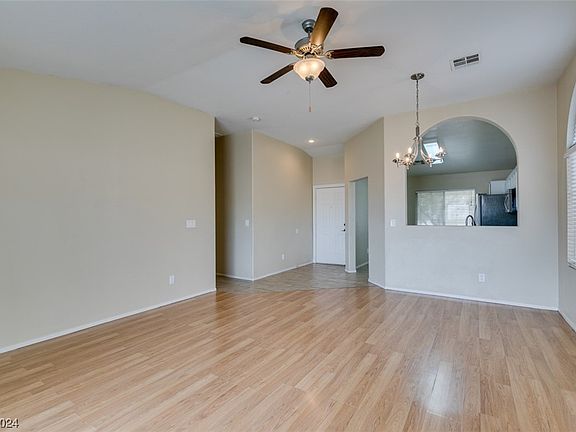 5th image of 1338 Shimmering Glen Ave